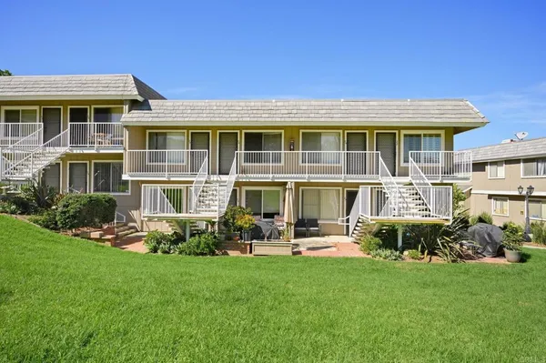 $334,999 | 27725 Mountain Meadow Road, Unit 27, Escondido, CA 92026