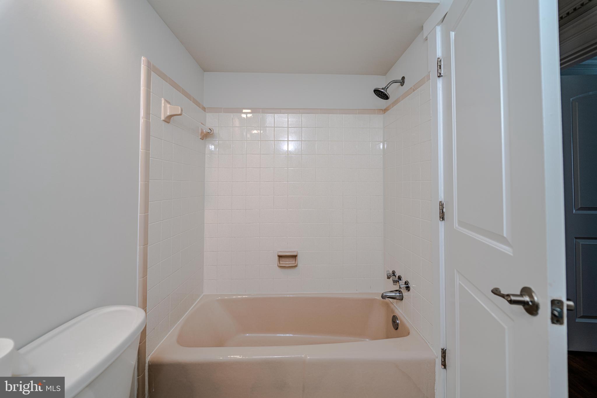 8893 Grant Avenue Manassas, VA 20110 - Photo 18 of 32 Hallway bathroom