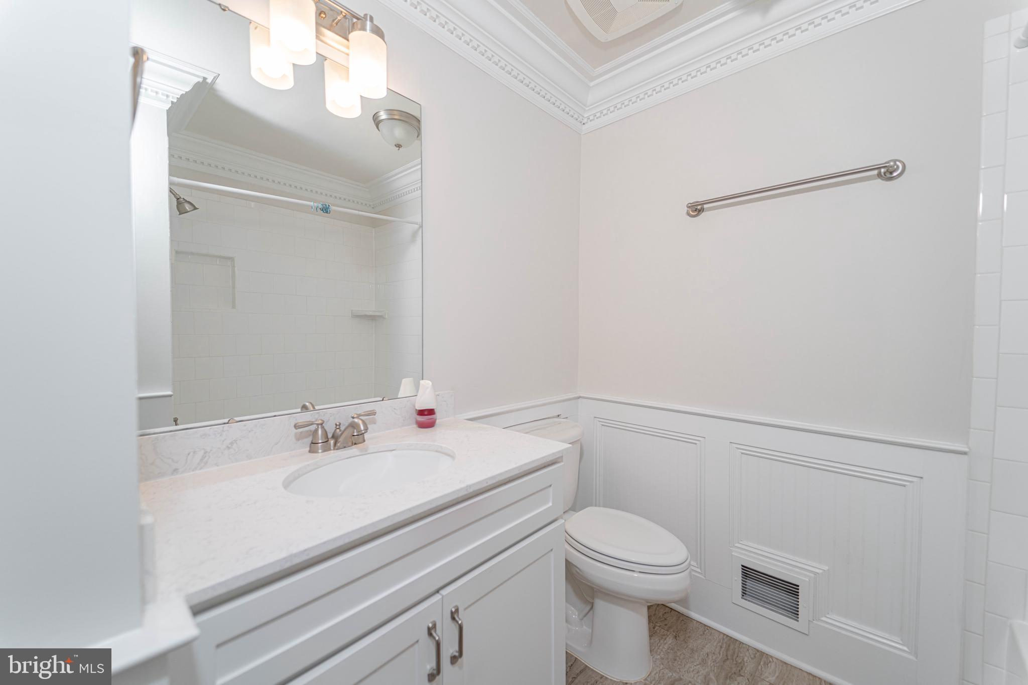 8893 Grant Avenue Manassas, VA 20110 - Photo 21 of 32 Hallway bathroom