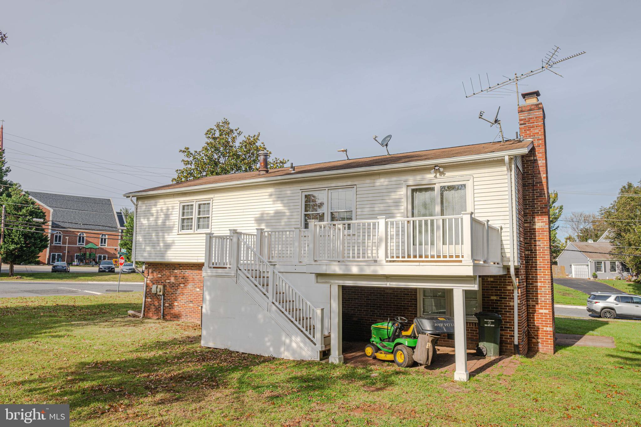8893 Grant Avenue Manassas, VA 20110 - Photo 5 of 32 Rear yard