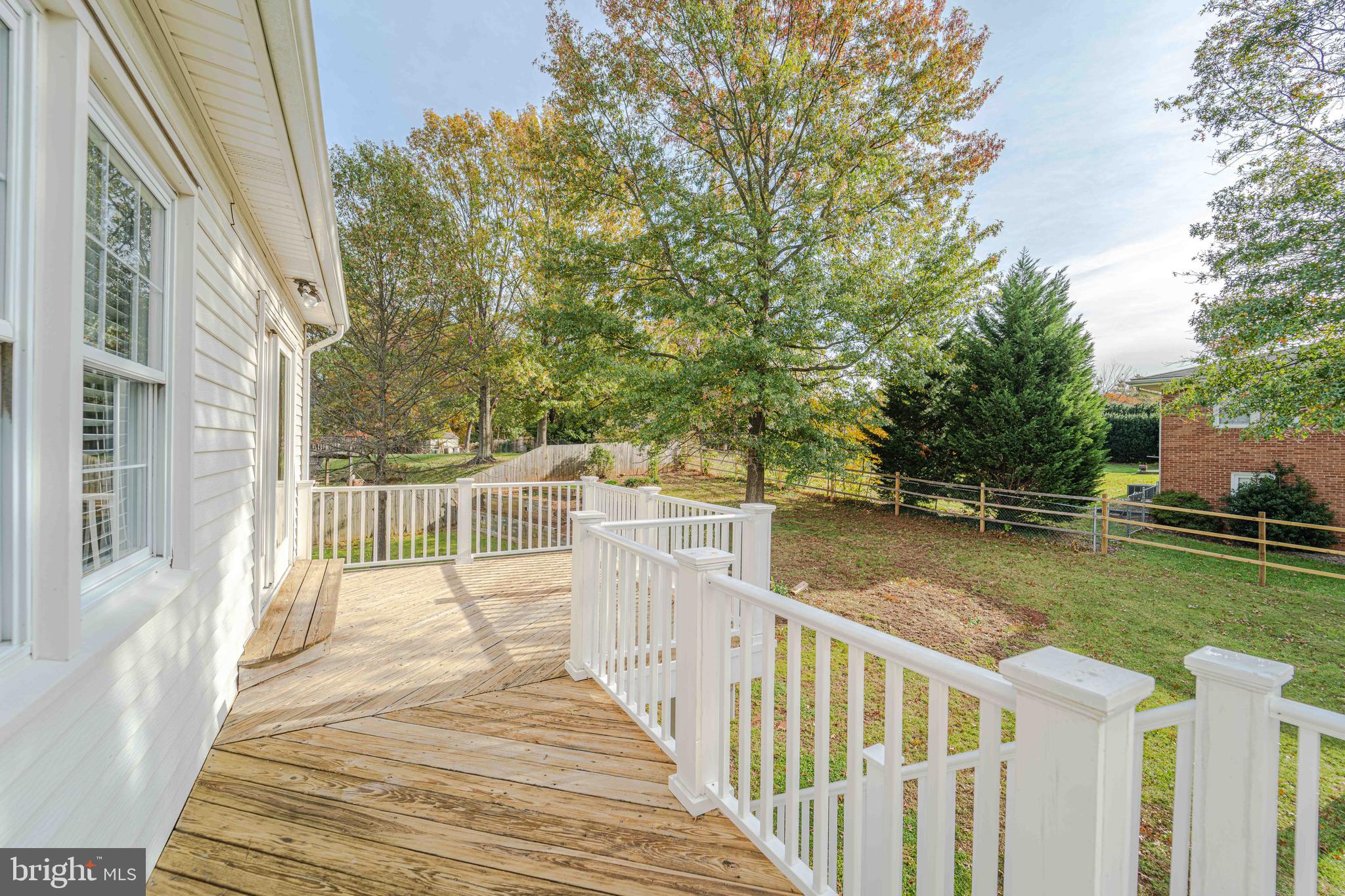 8893 Grant Avenue Manassas, VA 20110 - Photo 6 of 32 Deck
