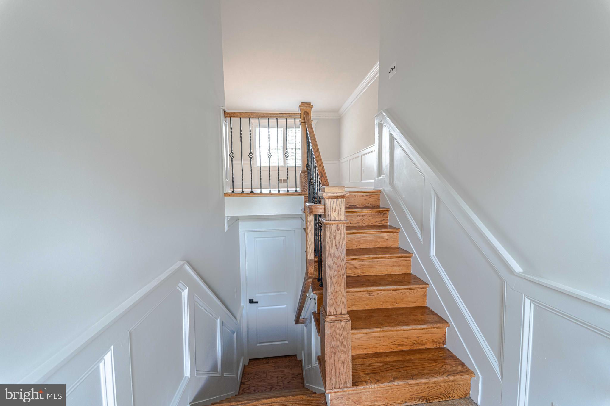 8893 Grant Avenue Manassas, VA 20110 - Photo 9 of 32 Split foyer