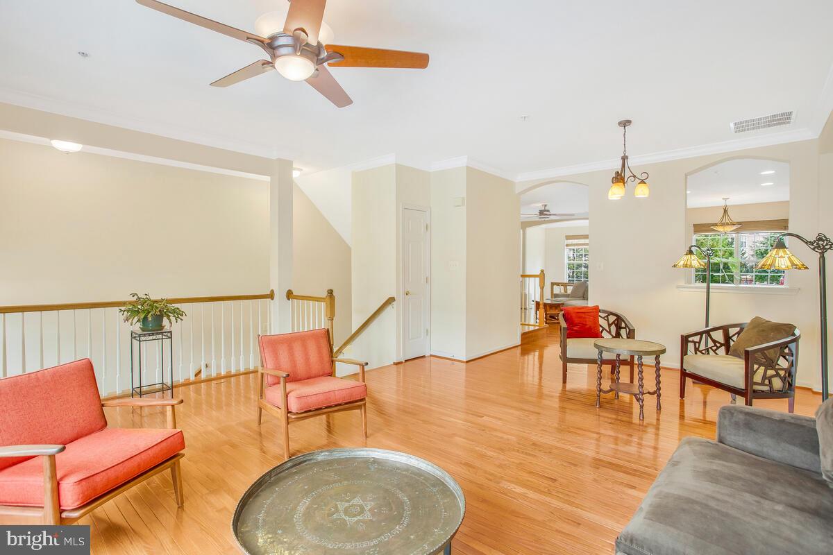 2305 Noblewood Road Edgewater, MD 21037 - Photo 16 of 43 Bright and open space living room.
