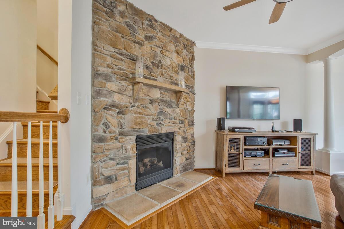 2305 Noblewood Road Edgewater, MD 21037 - Photo 20 of 43 Family room / great room