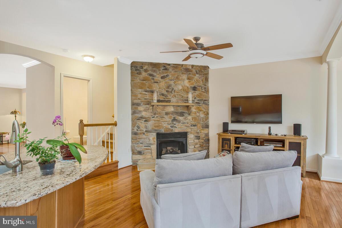 2305 Noblewood Road Edgewater, MD 21037 - Photo 21 of 43 Family room / great room