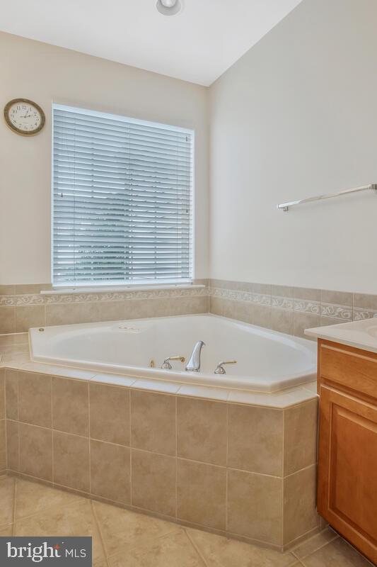 2305 Noblewood Road Edgewater, MD 21037 - Photo 31 of 43 Luxury, light and space