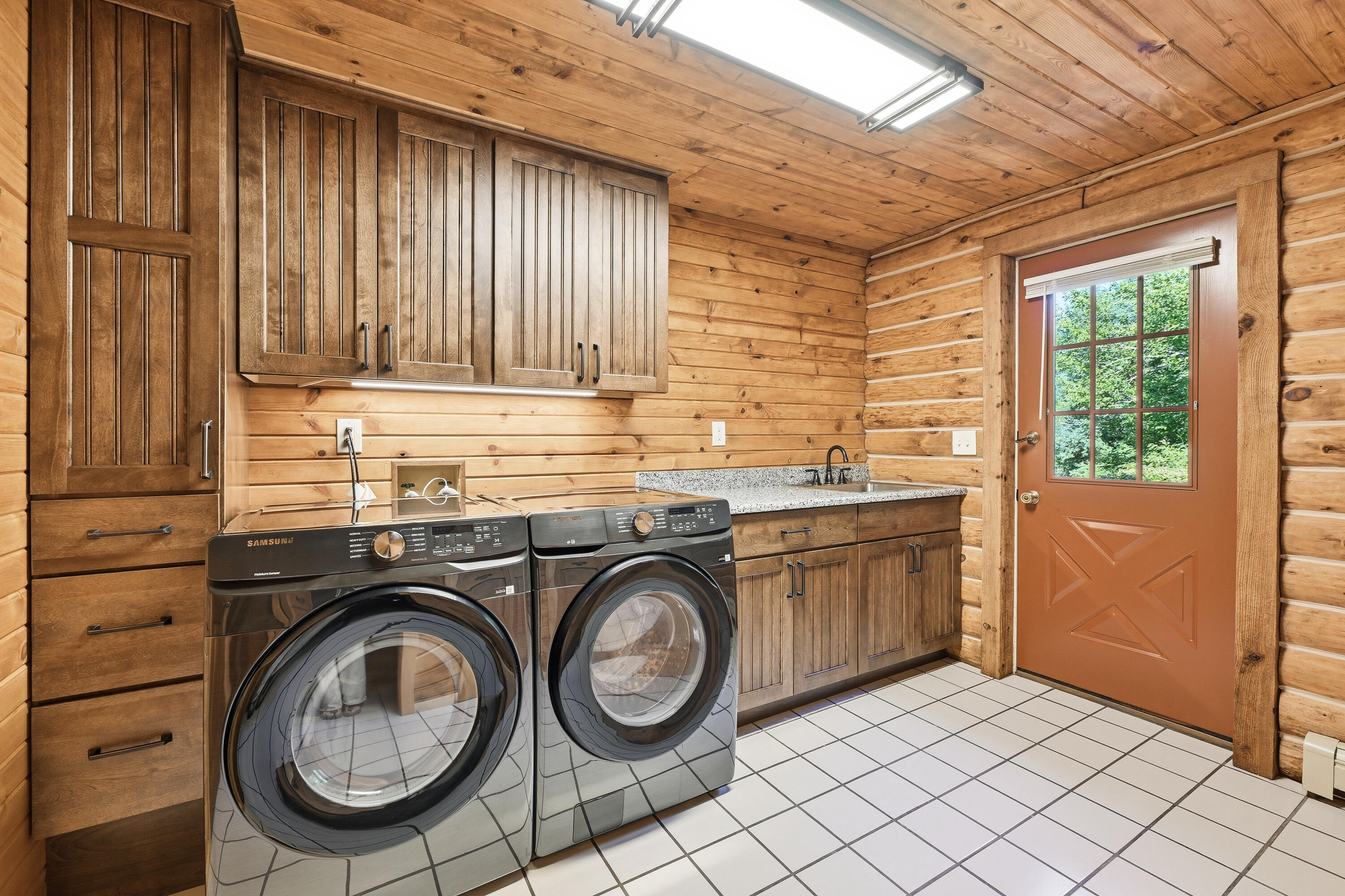 W714 Valley View Road Spring Prairie, WI 53105 - Photo 24 of 58 Laundry Room