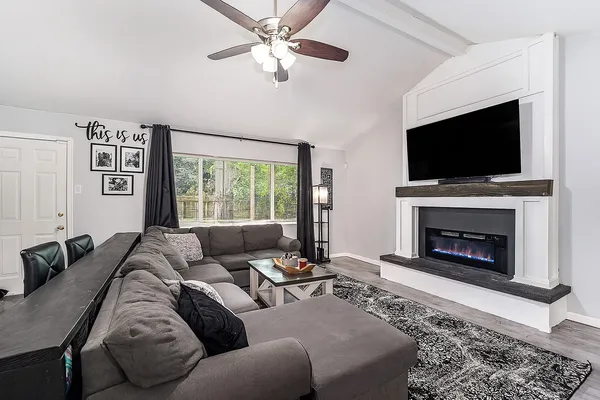 $230,000 | 12215 Hillcroft Street, Houston, TX 77035