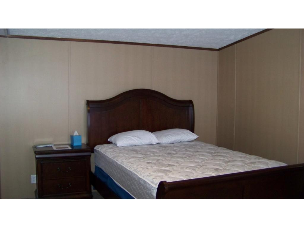 449 Lacy Road Butler, TN 37640 - Photo 8 of 24 NEW QUEEN BED IN MASTER BEDM