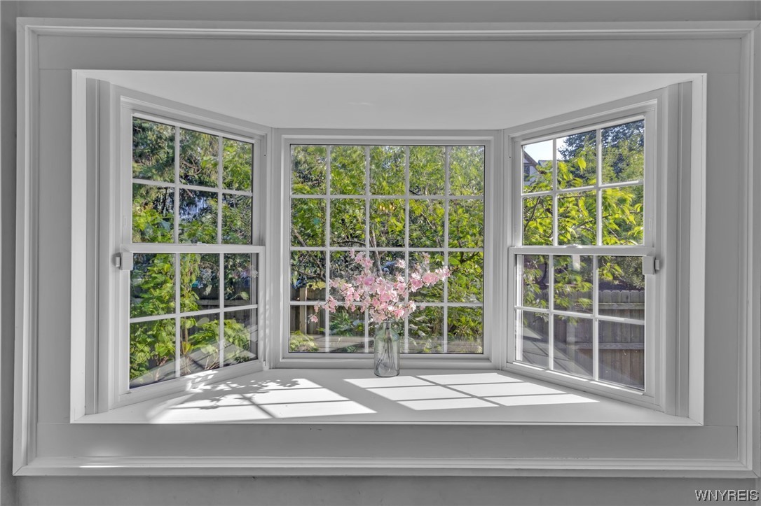 1 Argyle Park Buffalo, NY 14222 - Photo 15 of 50 Large bow window facing south in Formal Dining Roo