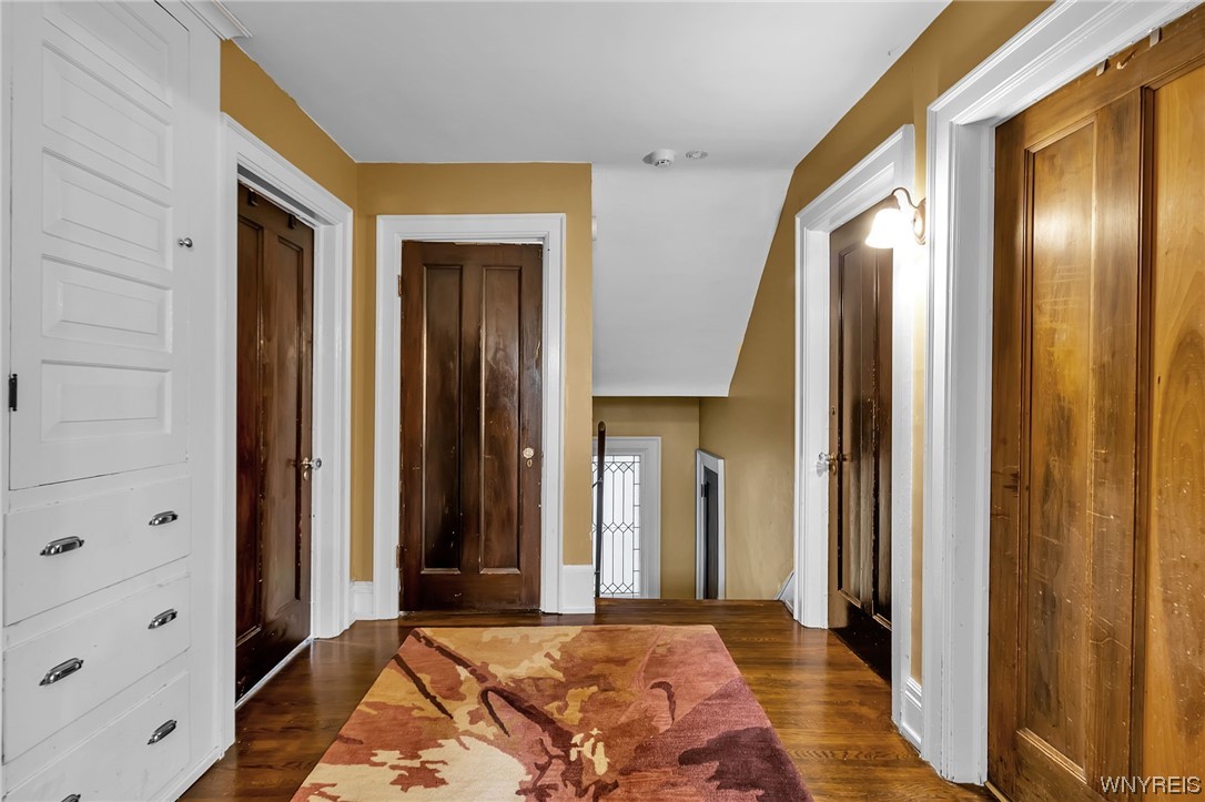 1 Argyle Park Buffalo, NY 14222 - Photo 28 of 50 Second floor foyer-landing.