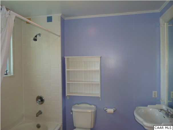 803 Valley View Road Ruckersville, VA 22968 - Photo 6 of 21 a bathroom with a toilet