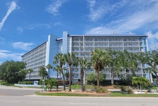 $1,500 | 4939 Floramar Terrace, Unit 311, New Port Richey, FL 34652