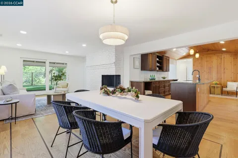 $1,650,000 | 1124 Sanders Drive, Moraga, CA 94556