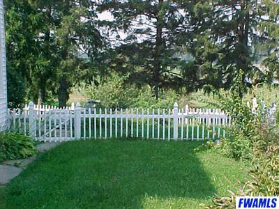 11104 West Cook Road Fort Wayne, IN 46818 - Photo 4 of 20