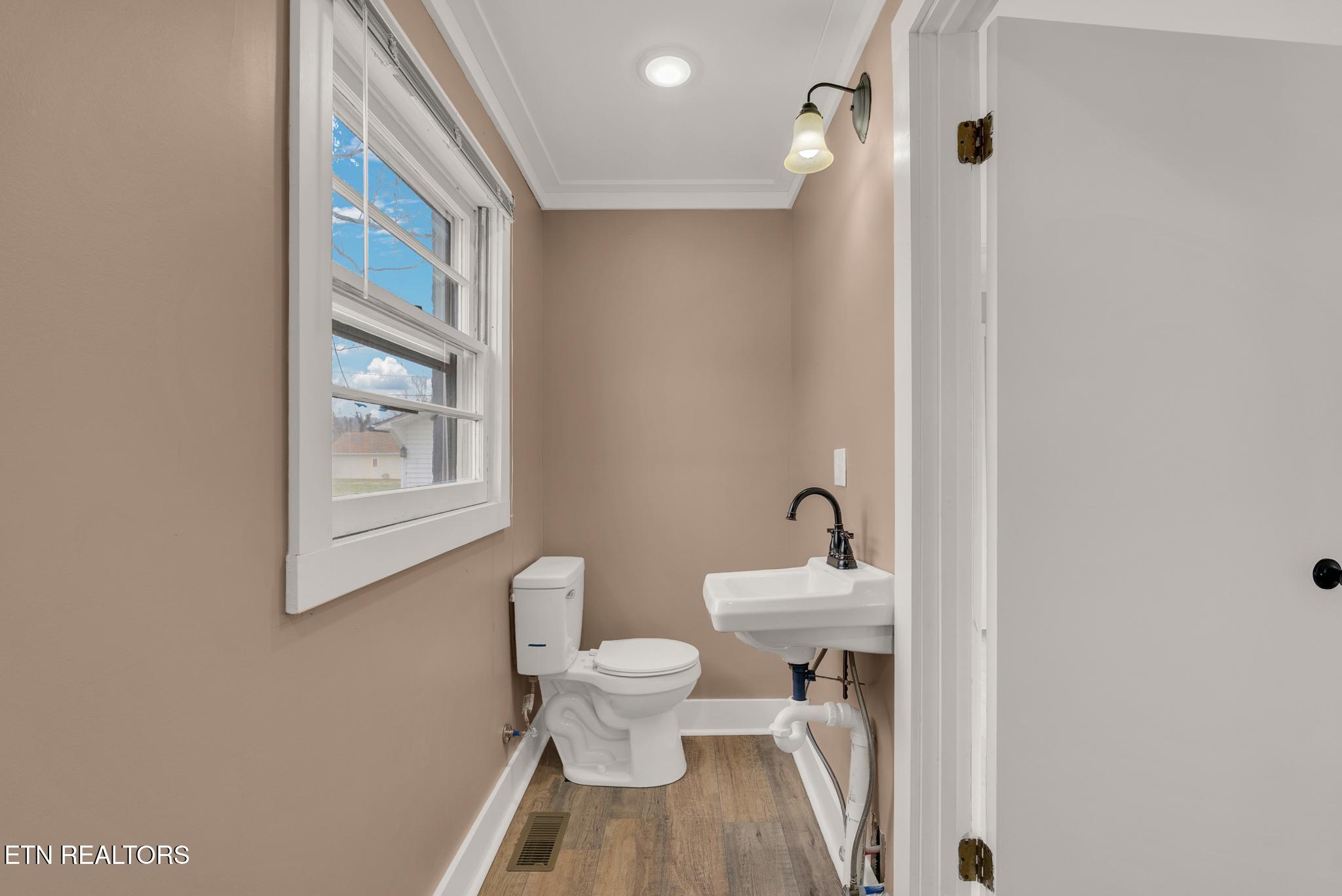 607 West 4th Street Livingston, TN 38570 - Photo 12 of 28 607 W Fourth St-13