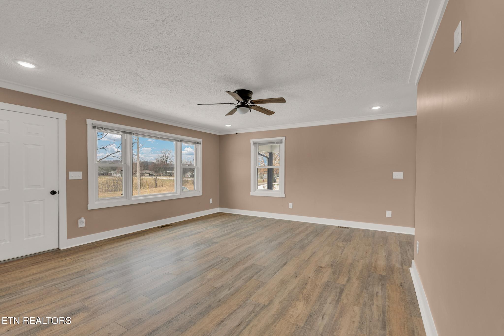 607 West 4th Street Livingston, TN 38570 - Photo 3 of 28 607 W Fourth St-17