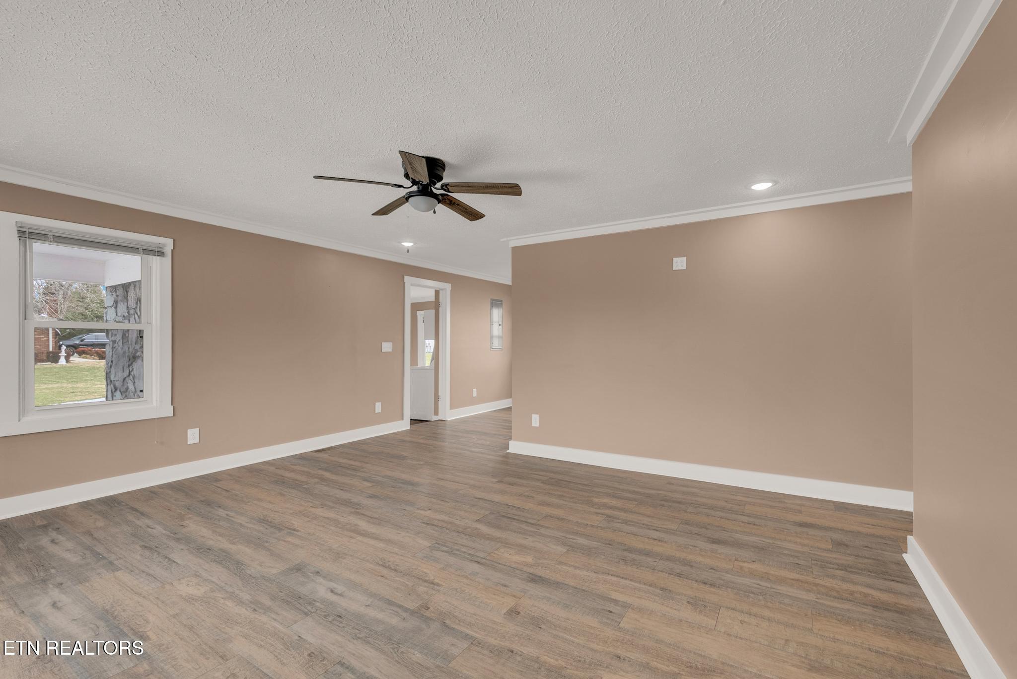 607 West 4th Street Livingston, TN 38570 - Photo 5 of 28 607 W Fourth St-15