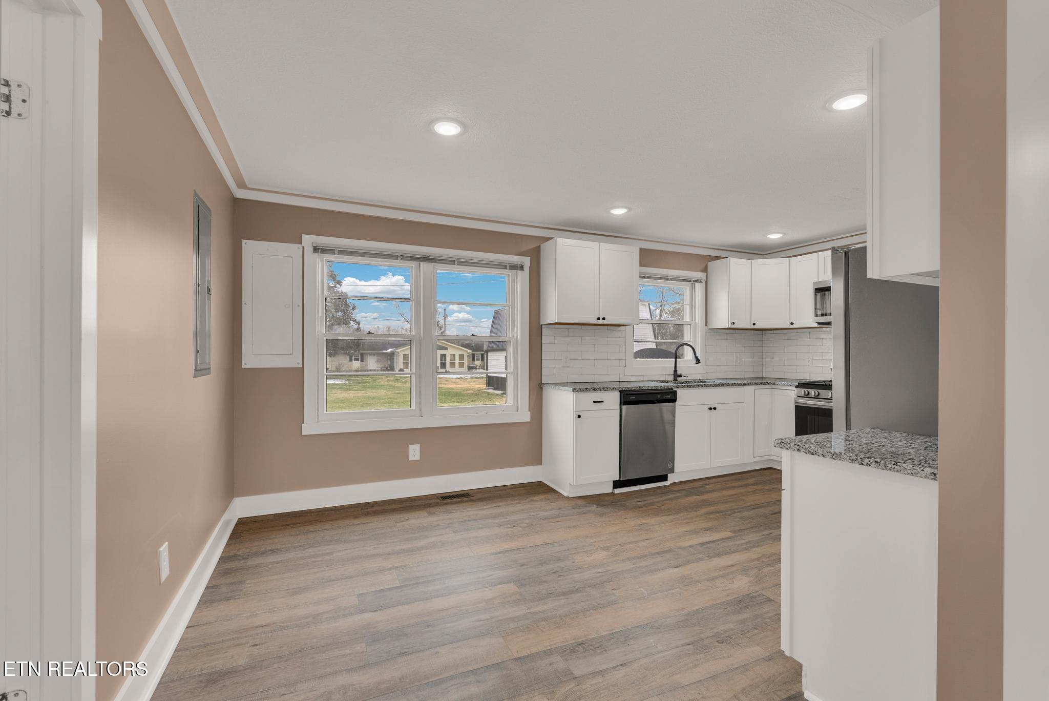 607 West 4th Street Livingston, TN 38570 - Photo 6 of 28 607 W Fourth St-14