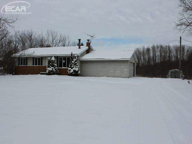 603 East Allen Road Howell, MI 48855 - Photo 3 of 28 20458018-2.JPG