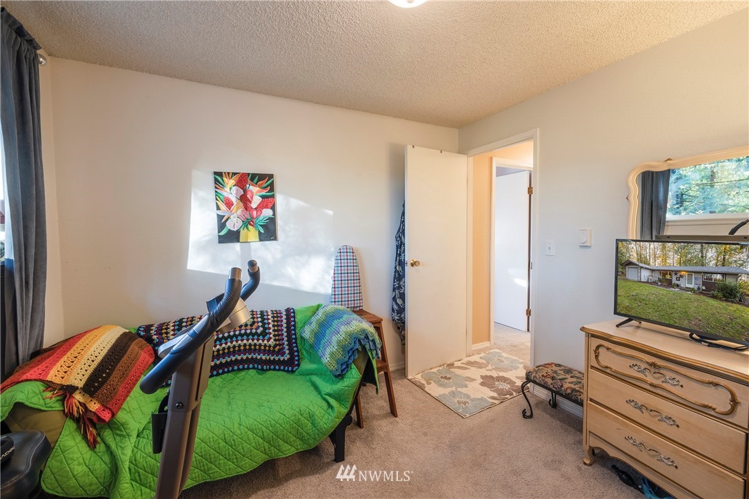 390 East Rasor Road Belfair, WA 98528 - Photo 17 of 26 Gallery Image 17