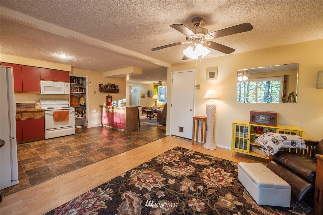 390 East Rasor Road Belfair, WA 98528 - Photo 6 of 26 Gallery Image 6