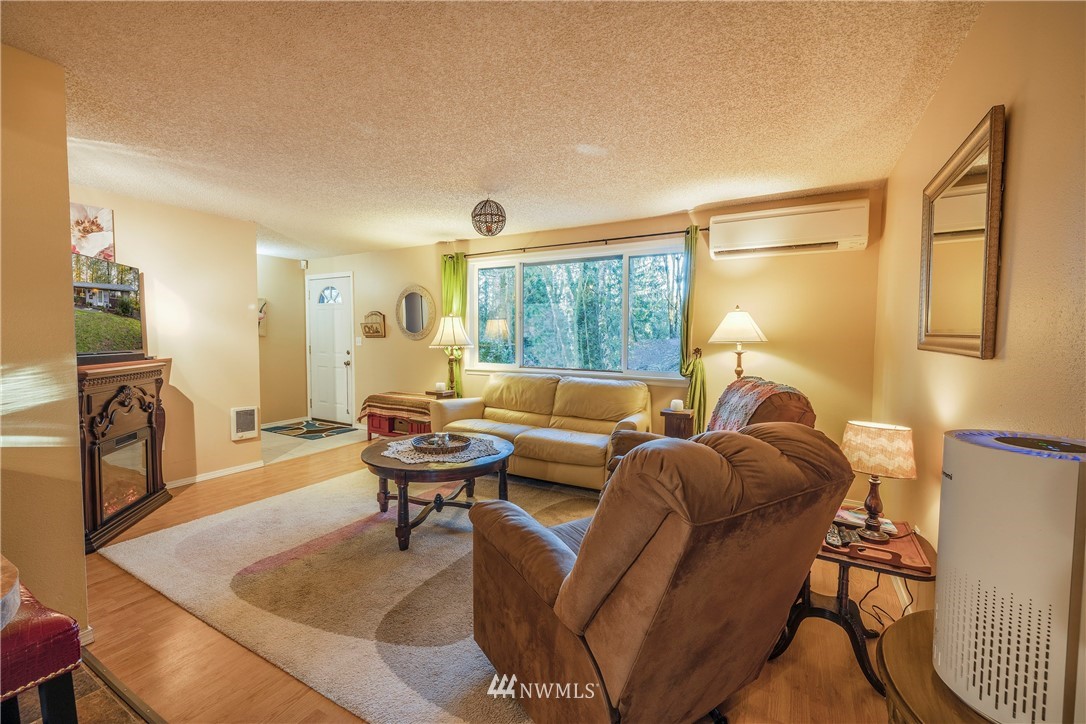 390 East Rasor Road Belfair, WA 98528 - Photo 7 of 26 Gallery Image 7