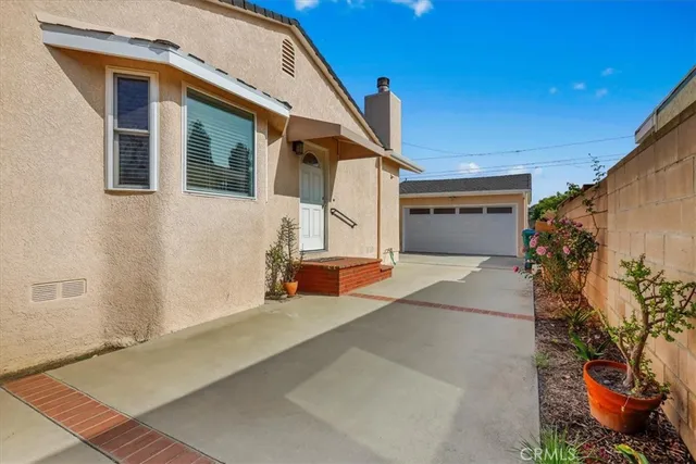$1,299,000 | 4520 Pepperwood Avenue, Long Beach, CA 90808