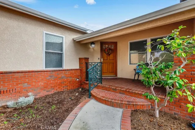 $1,299,000 | 4520 Pepperwood Avenue, Long Beach, CA 90808