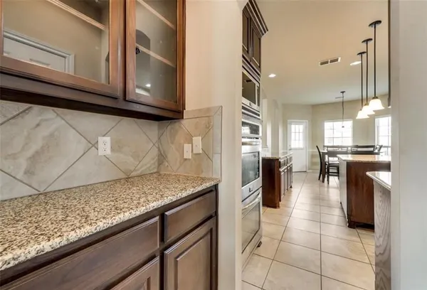 $3,500 | 308 Wisteria Way, Red Oak, TX 75154