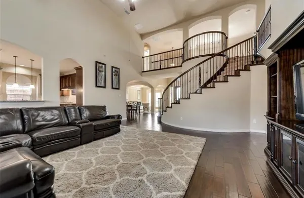 $3,500 | 308 Wisteria Way, Red Oak, TX 75154