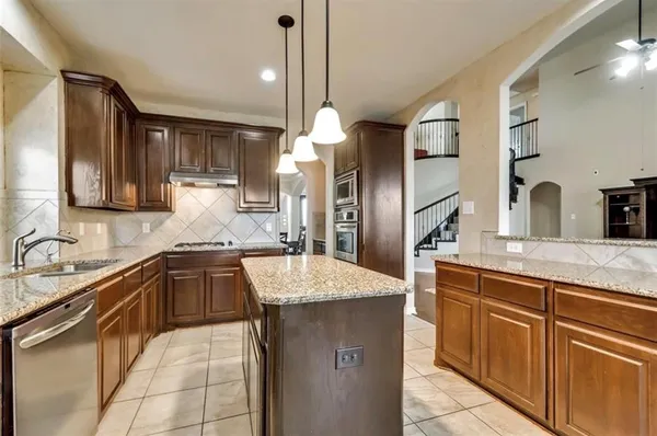 $3,500 | 308 Wisteria Way, Red Oak, TX 75154