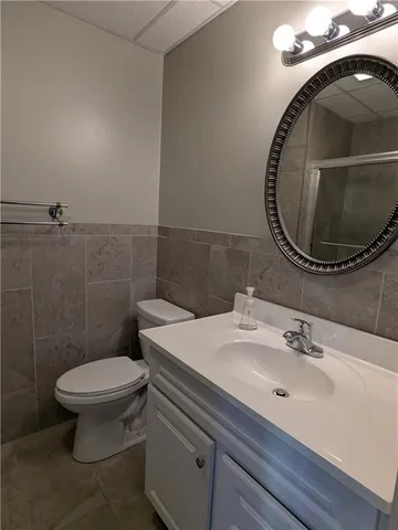 a close view of a bathtub in bathroom