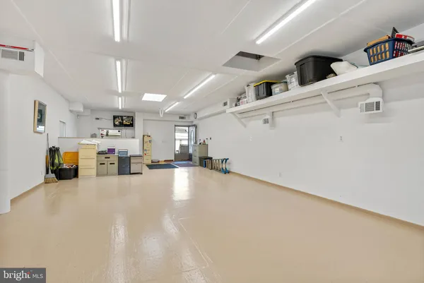 a view of a garage