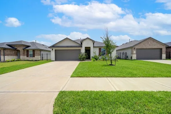 $2,100 | 7547 Cattle Walker Court, Rosharon, TX 77583
