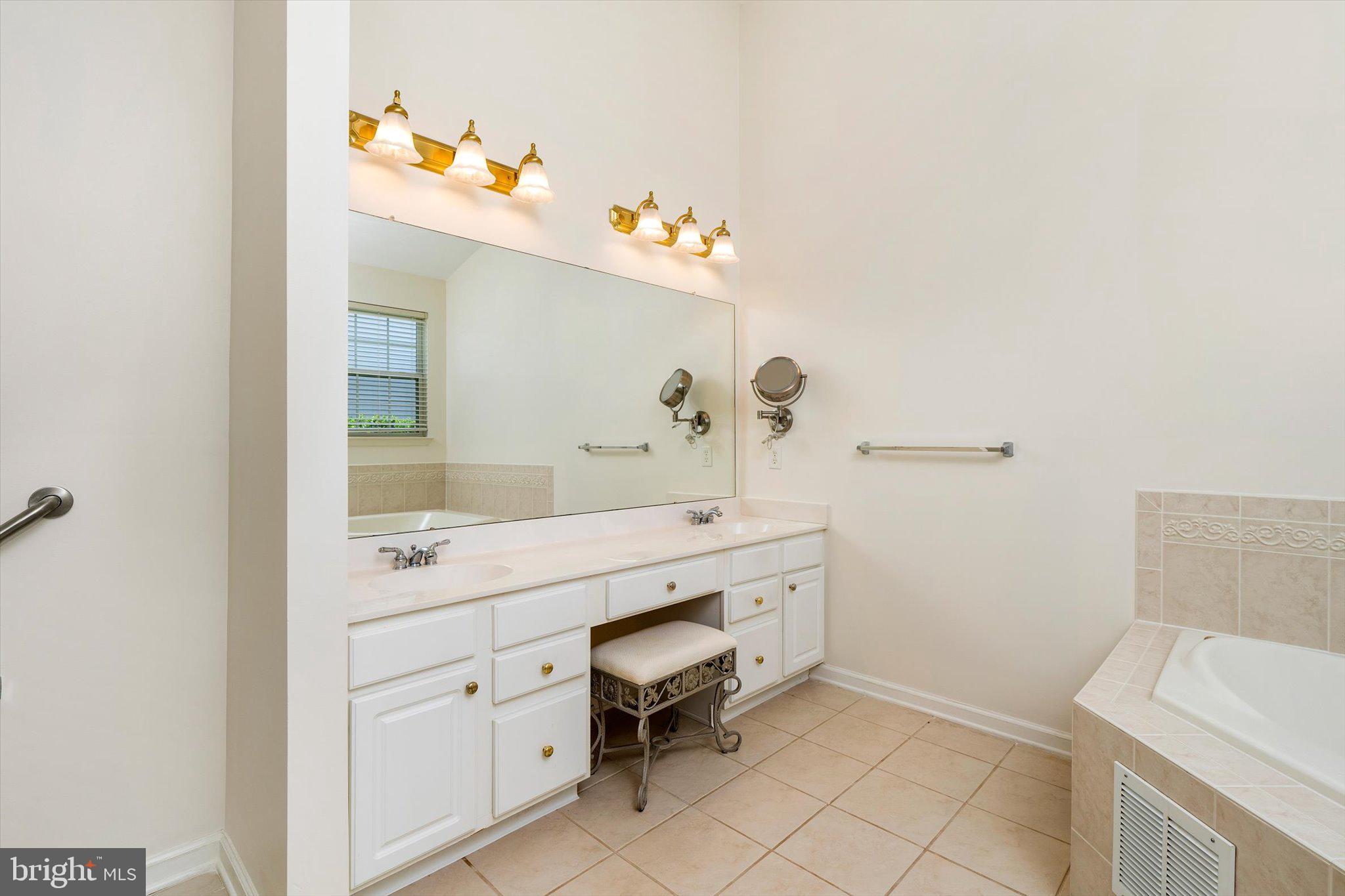 10 Powderhorn Way Allentown, NJ 08501 - Photo 19 of 26