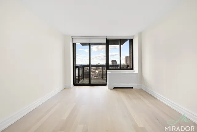 $4,900 | 145 West 67th Street, Unit 21B | Upper West Side