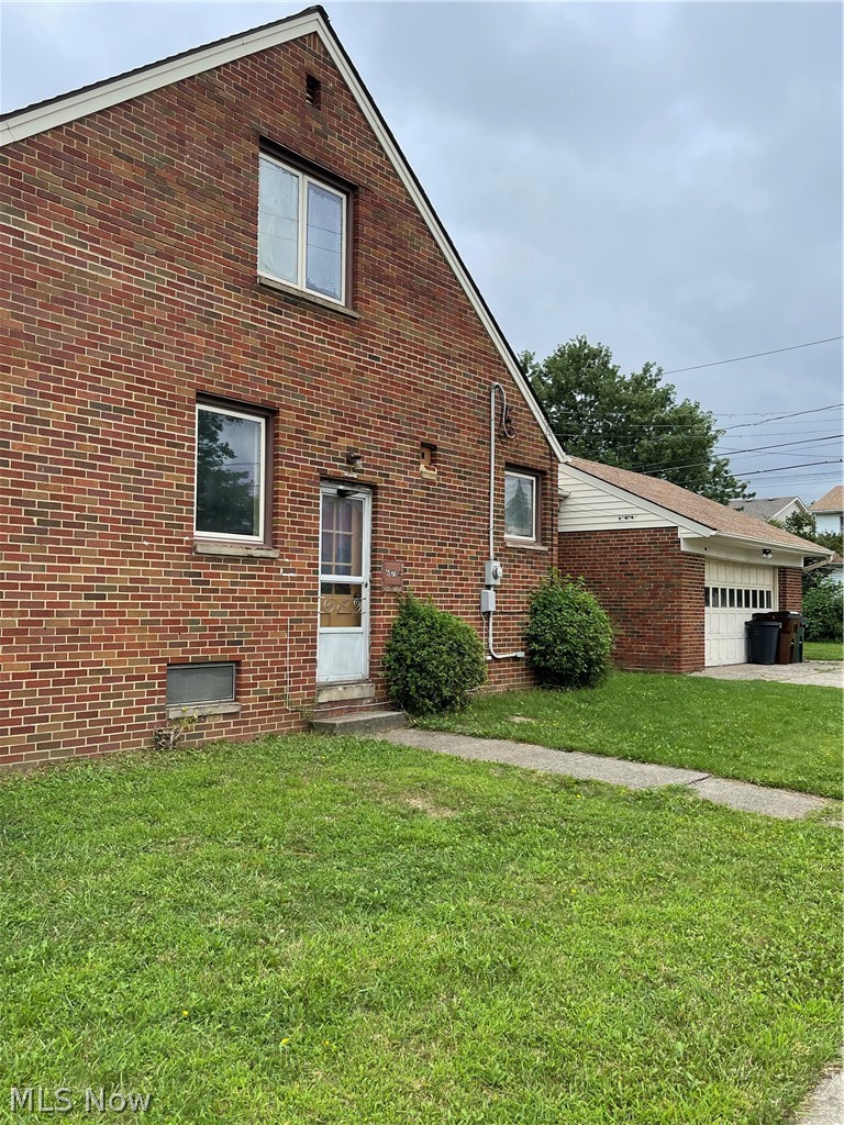 6171 Stanbury Road Parma, OH 44129 - Photo 4 of 22