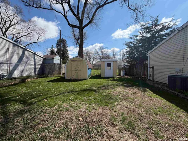 $95,000 | 1471 Russell Avenue, Galesburg, IL 61401