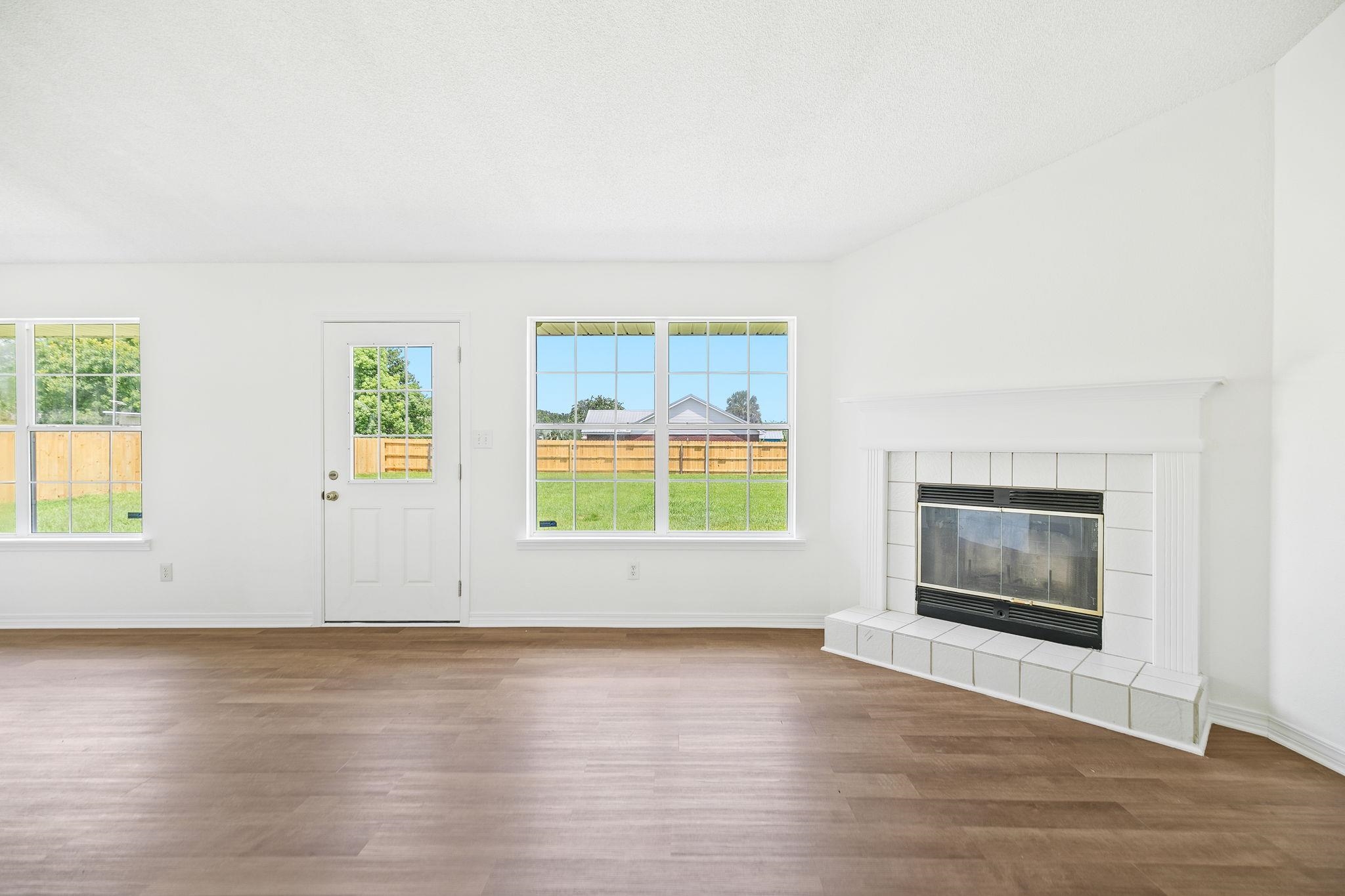 23676 Sparrows Point Daphne, AL 36526 - Photo 17 of 56 Living Room