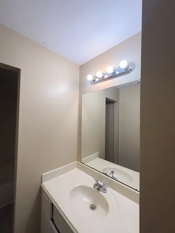 $2,050 | 16410 Amy Ridge Road, Houston, TX 77053