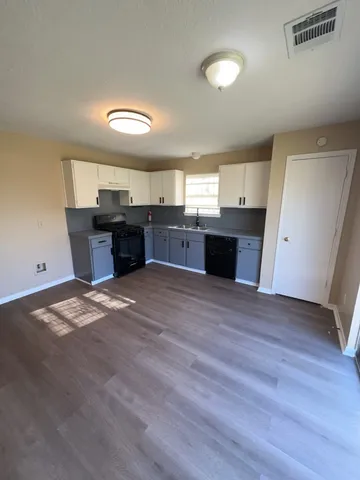 $2,050 | 16410 Amy Ridge Road, Houston, TX 77053