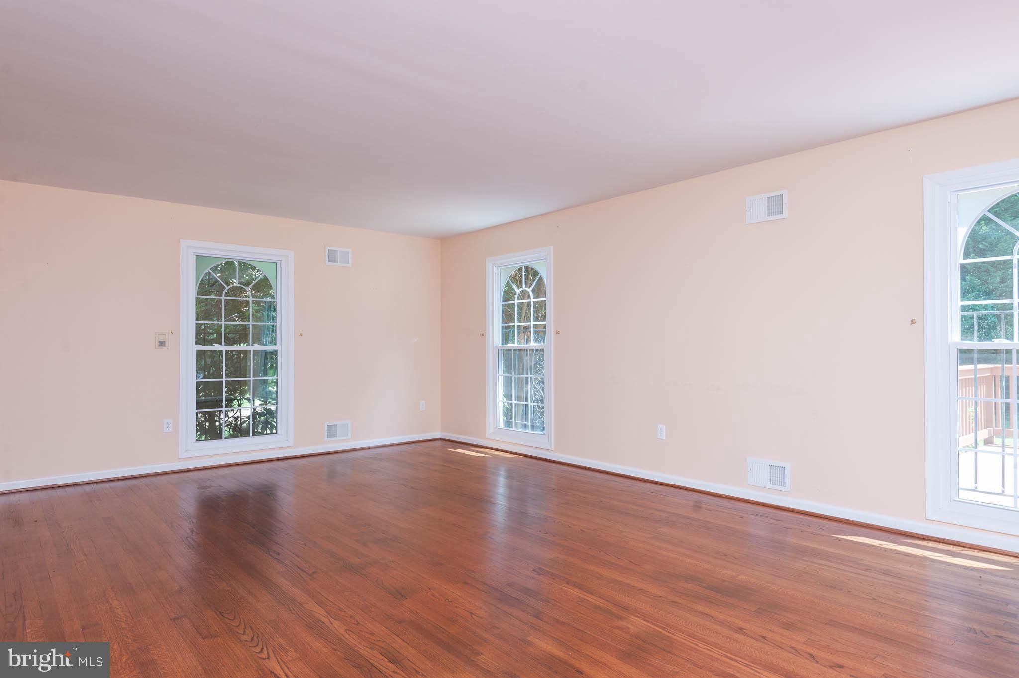 1656 Comanche Road Arnold, MD 21012 - Photo 12 of 30 Very large Family Room