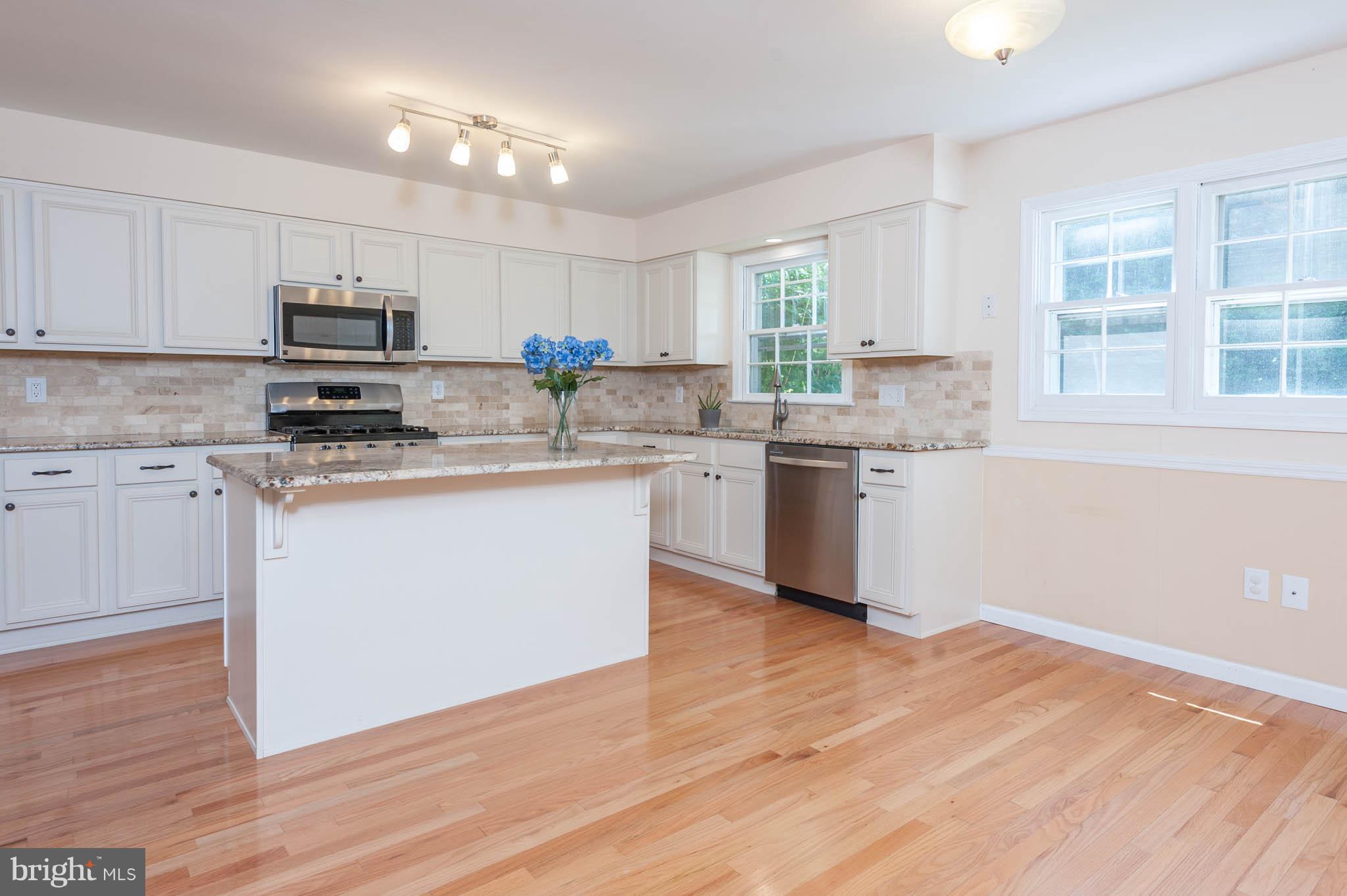 1656 Comanche Road Arnold, MD 21012 - Photo 7 of 30 Lots of windows in this Kitchen!