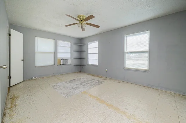 $725,000 | 164 4th Street, Rockport, TX 78382