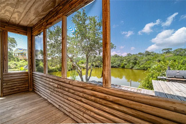 $725,000 | 164 4th Street, Rockport, TX 78382