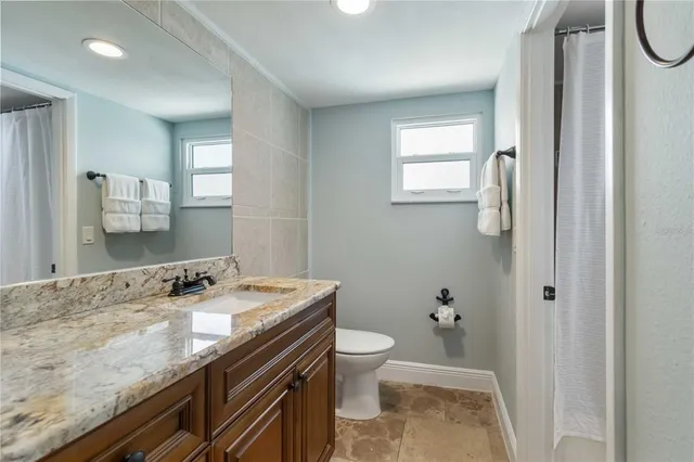 $995,000 | 1521 Siesta Drive, Sarasota, FL 34239