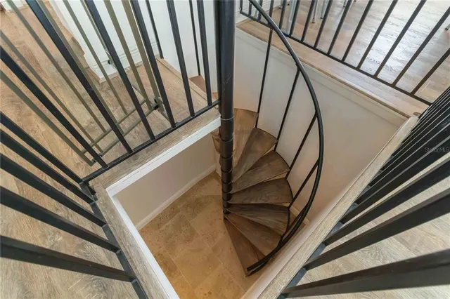 $995,000 | 1521 Siesta Drive, Sarasota, FL 34239