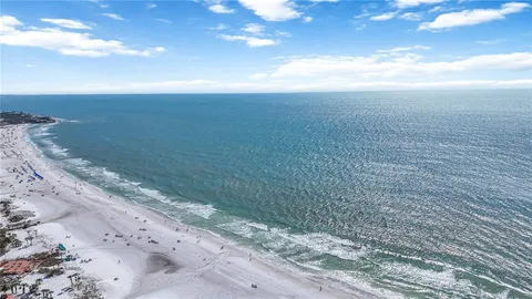 $995,000 | 1521 Siesta Drive, Sarasota, FL 34239