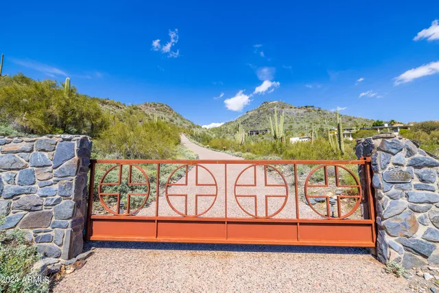 $950,000 | 6360 East Applegate Way, Unit 44, Carefree, AZ 85377